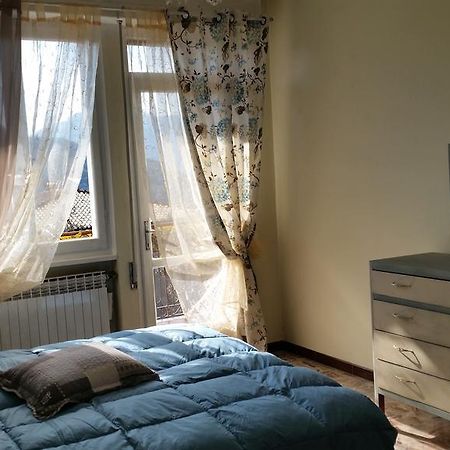 Apartment Iseo Lake Sale Marasino Quarto foto
