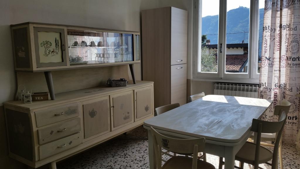 Apartment Iseo Lake Sale Marasino Quarto foto
