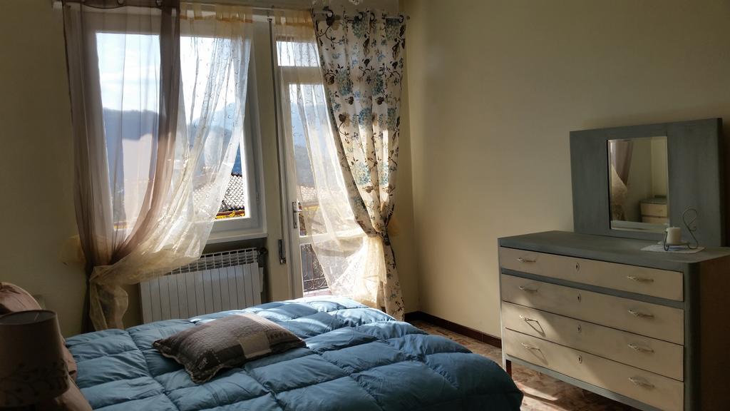 Apartment Iseo Lake Sale Marasino Quarto foto