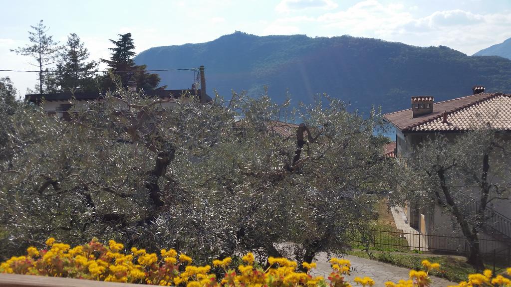Apartment Iseo Lake Sale Marasino Quarto foto